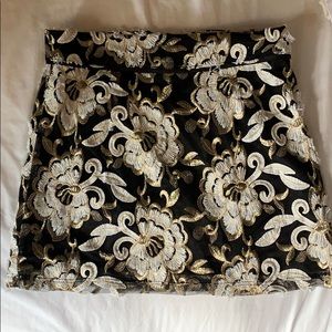 Embroidered mini skirt